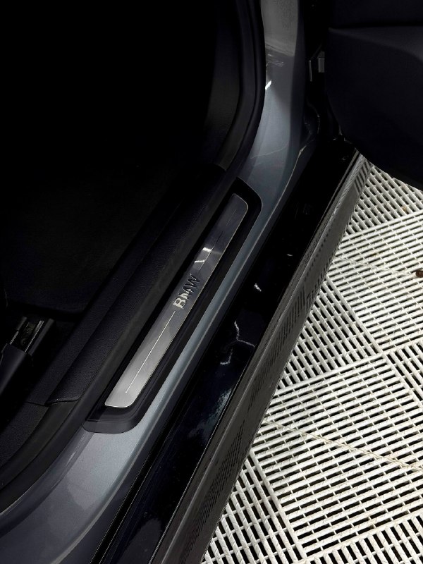 BMW: деталь работы 3